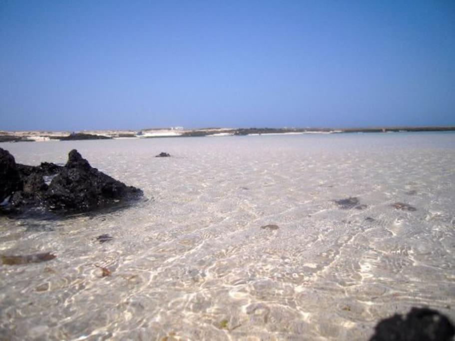 Lovely Villa - Pool Front, Private Roof Terrace, Wifi Fiber Optic Corralejo Bagian luar foto