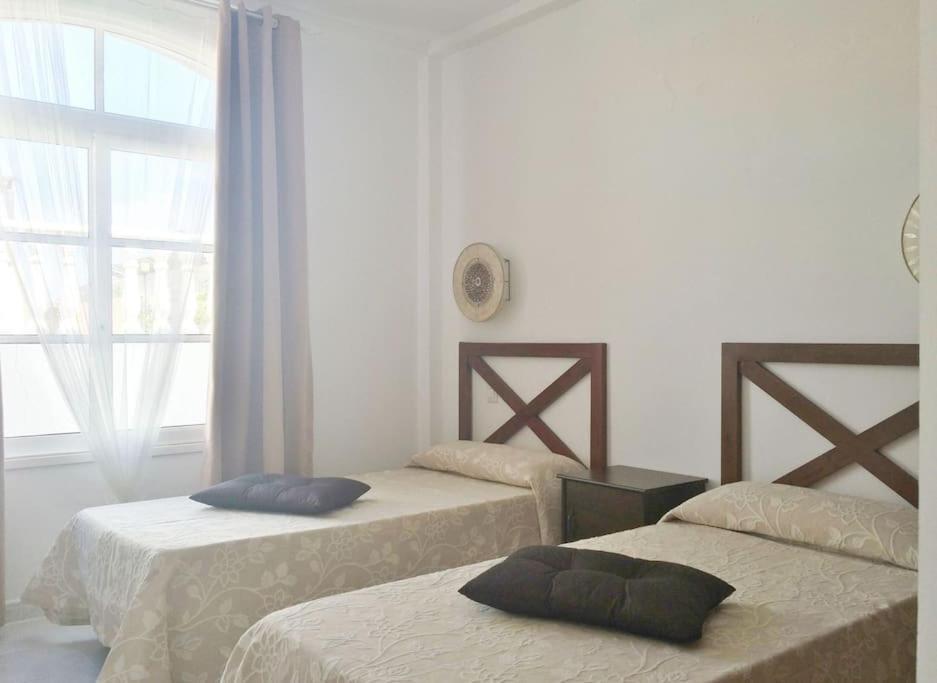Lovely Villa - Pool Front, Private Roof Terrace, Wifi Fiber Optic Corralejo Bagian luar foto